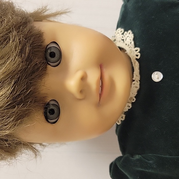 Pleasant Company Molly with Green Velvet Dress. Original American Girl 18" Doll - Picture 4 of 7